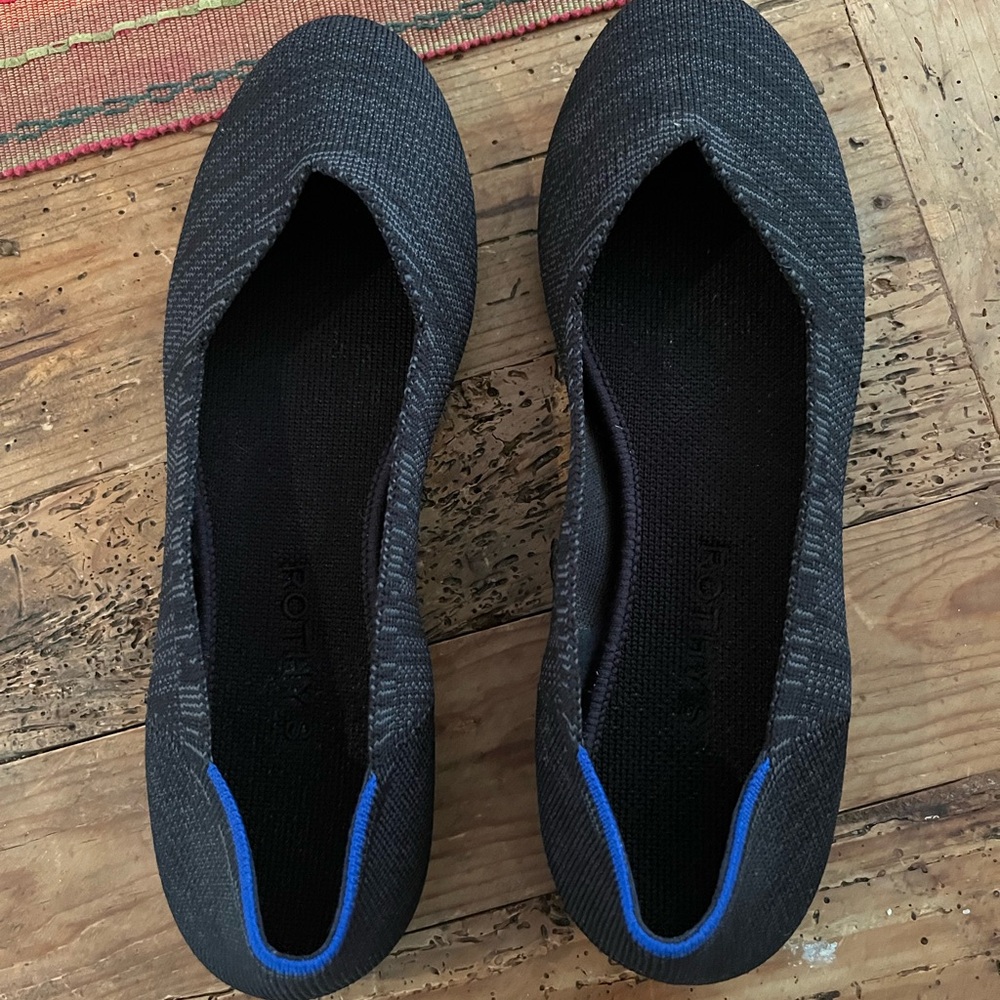 Black and gray tweed round-toe Rothys flats, size 9.  Like new condition.